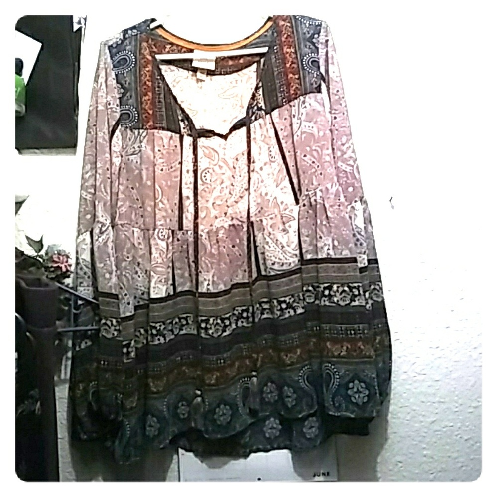 Boho long sleeved blouse with tie in front